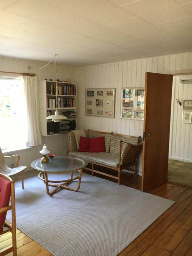 Midtvejshuset Villa Ronne Exterior photo